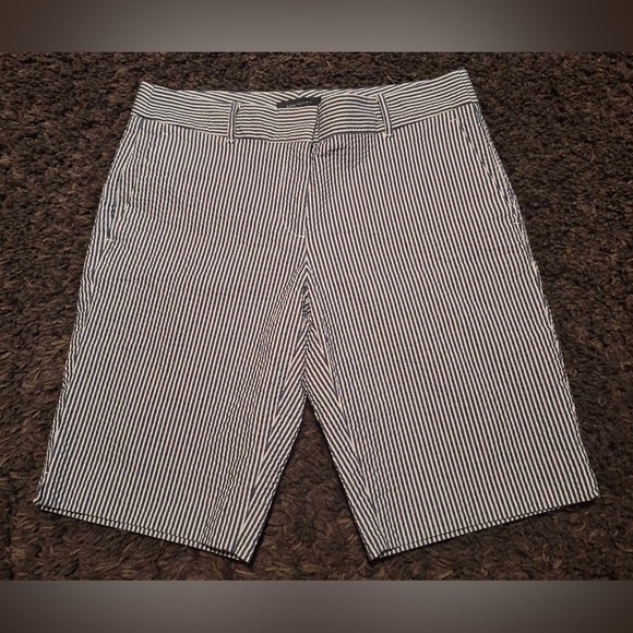 Ann Taylor Women’s Size 8 Chino Style Flat Panel Walking Short EUC - Picture 1 of 8